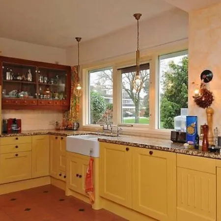 Waterside House Νάαρντεν